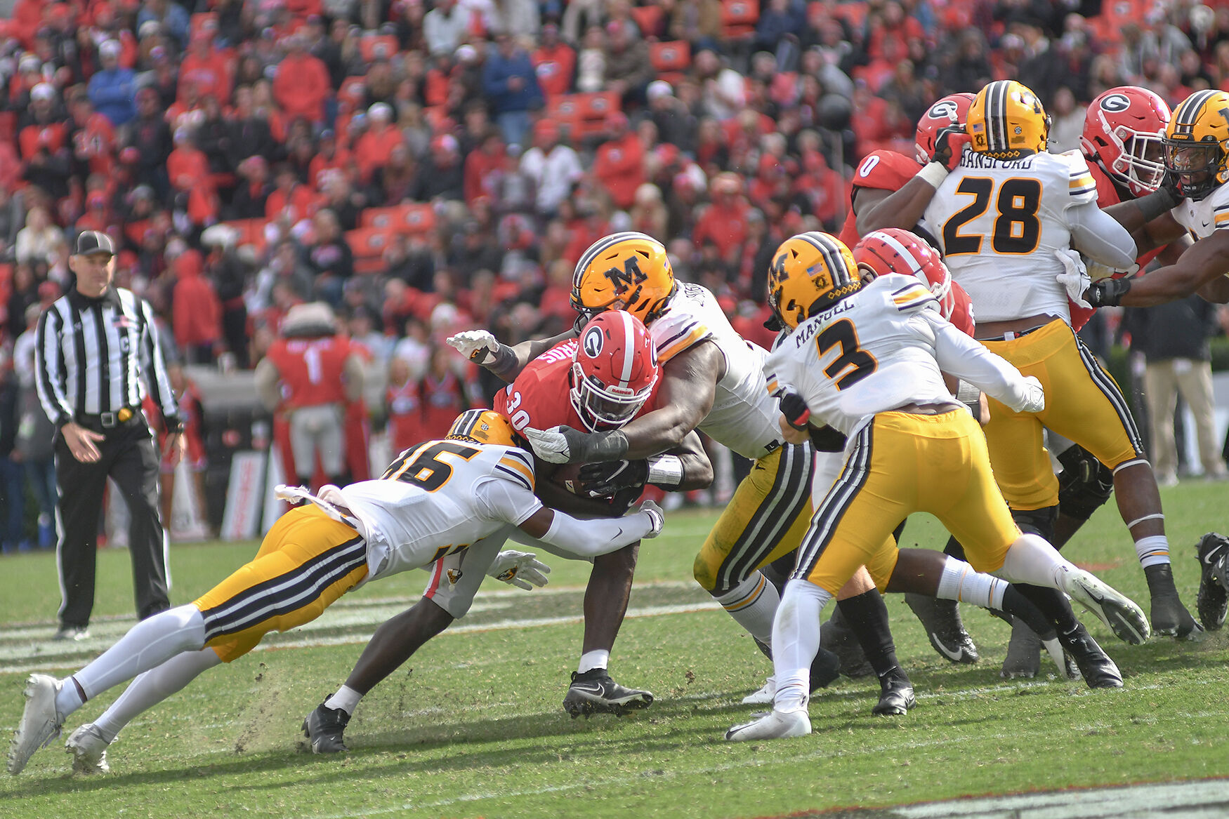 Daijun Edwards gets tackled